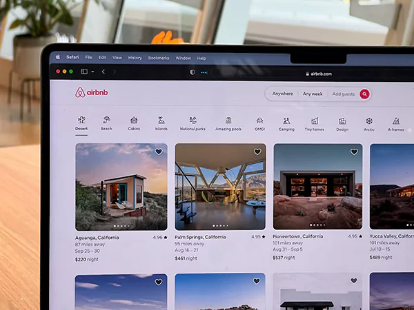 airbnb website